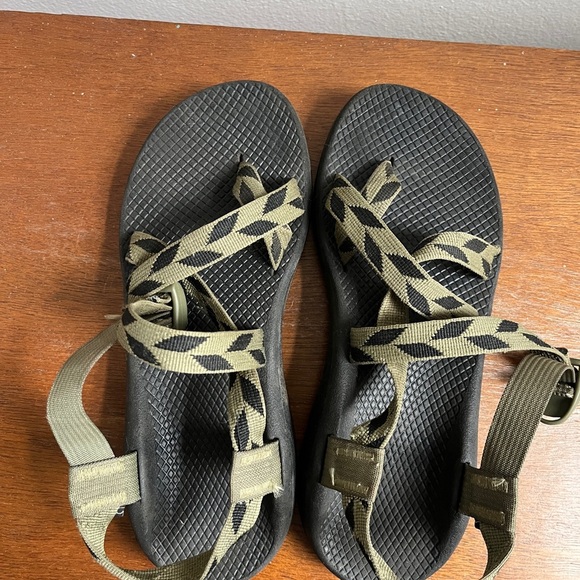 Chaco Womens Z/Cloud size 10 sandals, green and black patterned strap - Picture 2 of 6